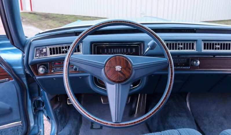 
								1976 Cadillac DeVille Sedan full									
