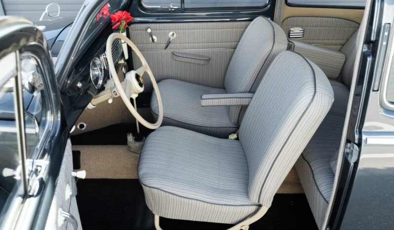 
								1953 Volkswagen Beetle full									