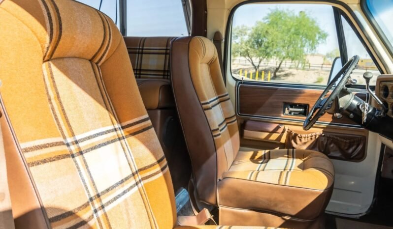 
								1976 Chevrolet K5 Blazer Cheyenne Chalet Camper full									