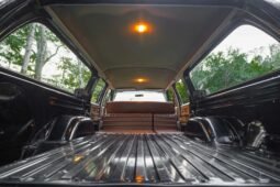 
										1976 GMC Suburban Sierra V8 full									