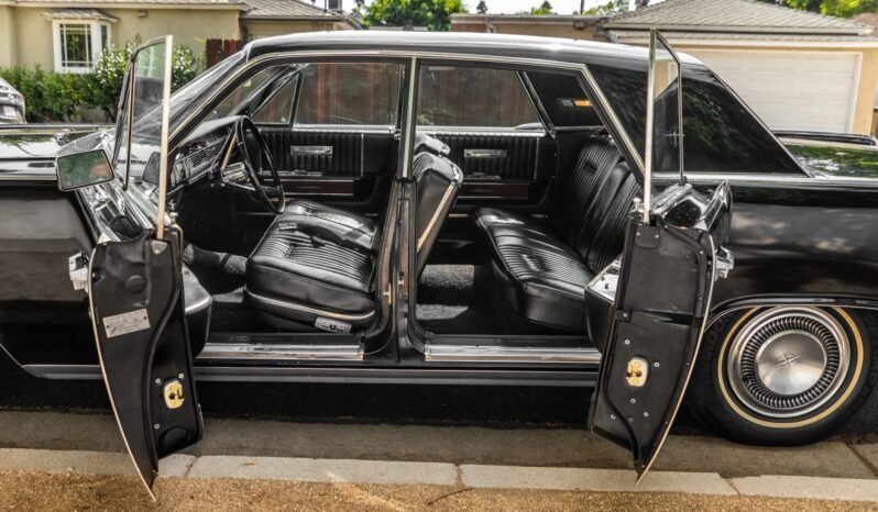 
								1964 Lincoln Continental Sedan full									