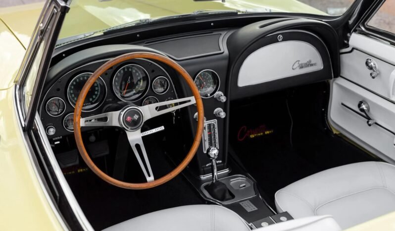 
								1965 Chevrolet Corvette C2 Convertible full									