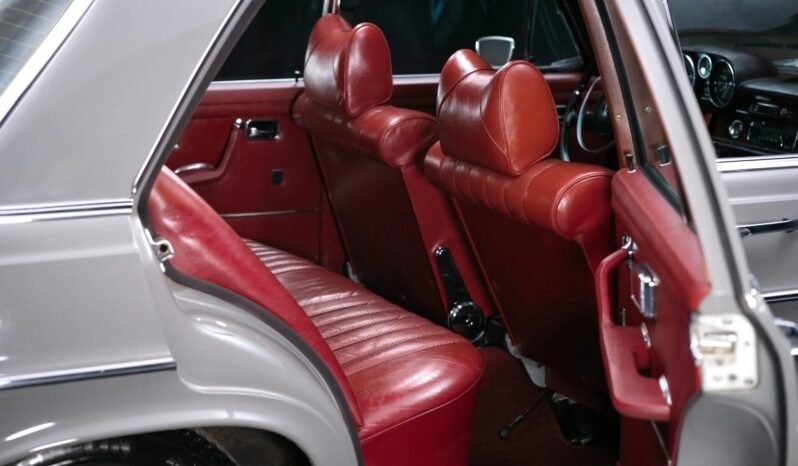 
								1972 Mercedes-Benz 280SE full									