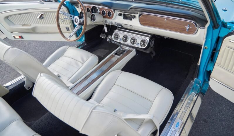 
								1965 Ford Mustang Convertible Turquoise full									