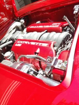 
										1961 Chevrolet Corvette LS2 V8 full									