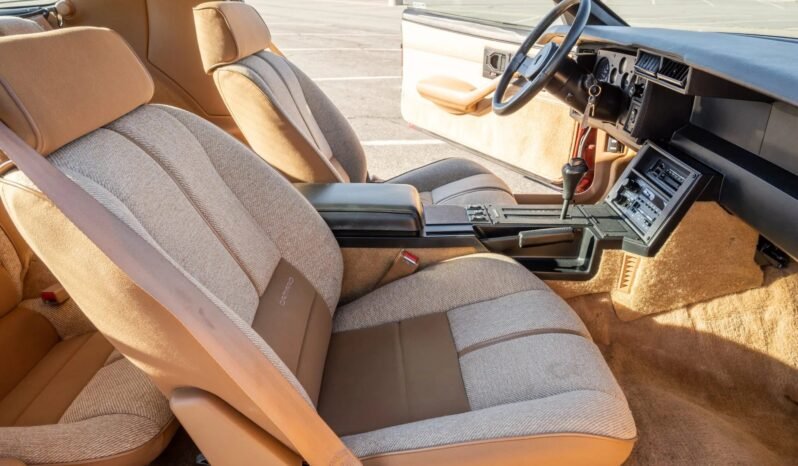 
								1989 Chevrolet Camaro Z28 IROC-Z full									