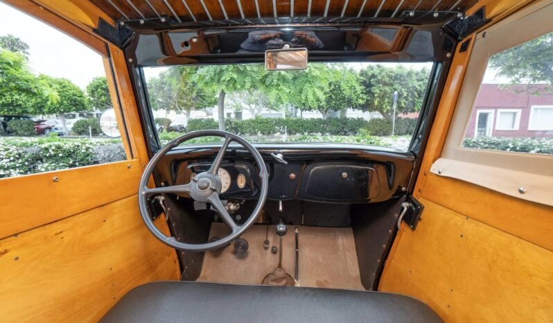 
								1934 Ford Woodie Wagon V8 full									