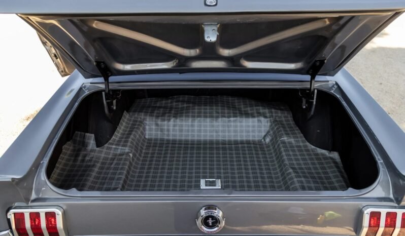 
								1965 Ford Mustang 4-Speed V8 full									