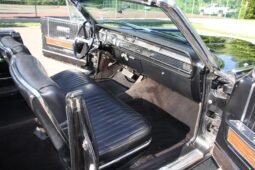 
										1965 Lincoln Continental Convertible V8 full									