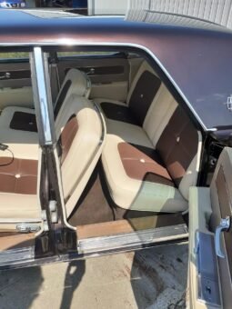 
										1962 Lincoln Continental Sedan V8 full									