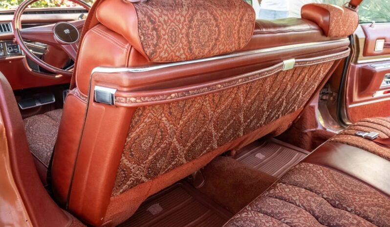 
								1974 Cadillac DeVille Sedan V8 full									