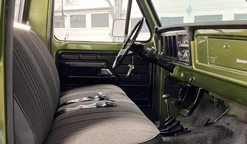 
								1975 Ford F-250 Highboy Pickup Truck full									