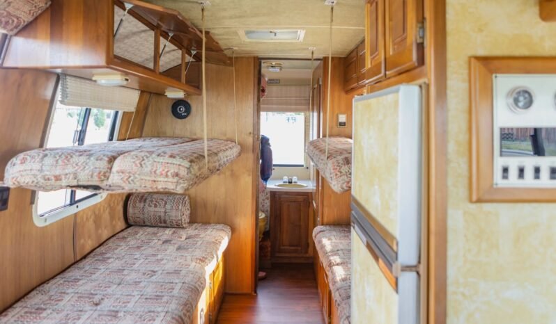 
								1977 GMC Jimmy Coachman Royale Motorhome V8 full									