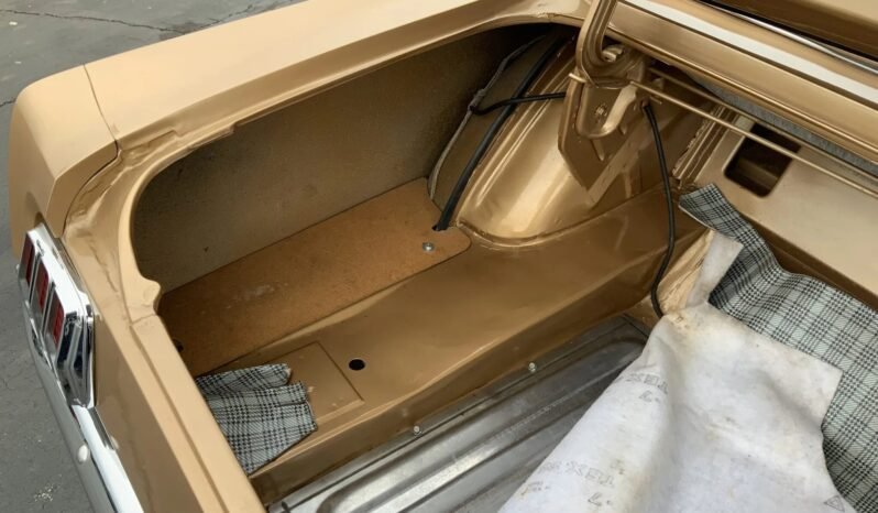 
								1964 Ford Mustang Soft Top full									