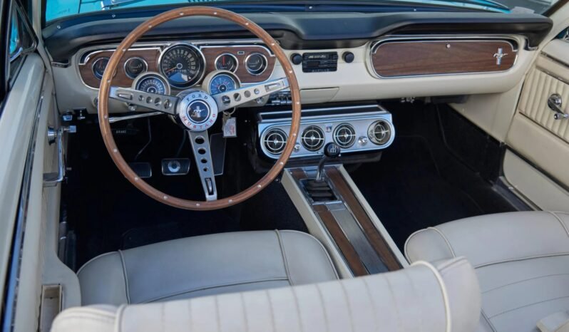 
								1965 Ford Mustang Convertible Turquoise full									