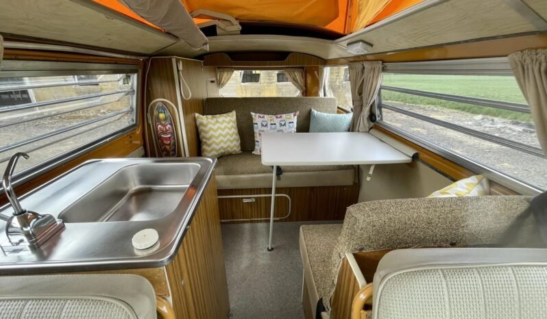 
								1972 Volkswagen Type 2 Westfalia Camper Yellow full									