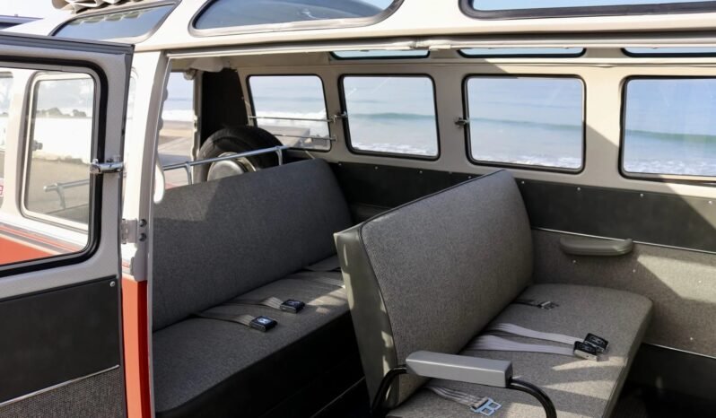 
								1965 Volkswagen Type 2 Deluxe full									