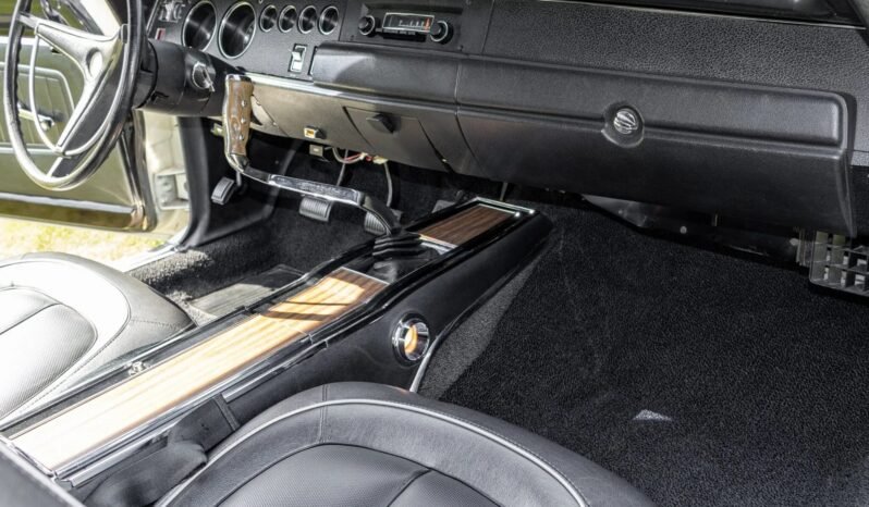 
								1970 Plymouth Superbird 4-Speed full									