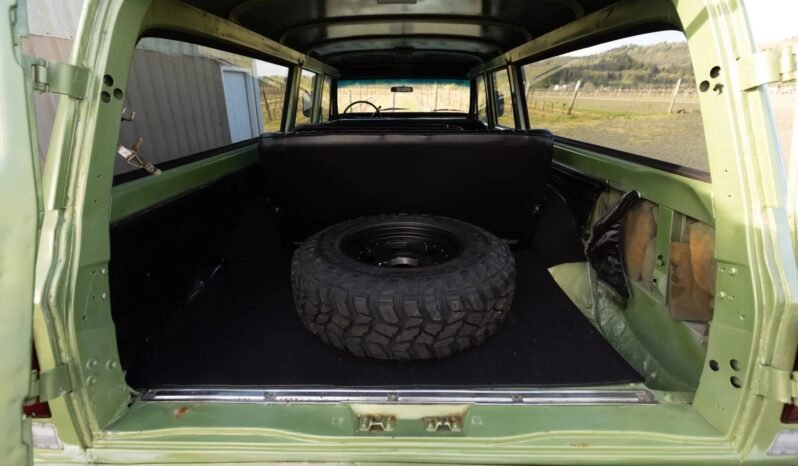 
								1972 Chevrolet K10 Suburban 4X4 full									
