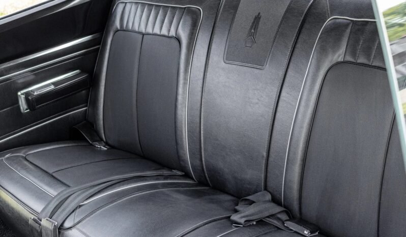 
								1970 Plymouth Superbird 4-Speed full									