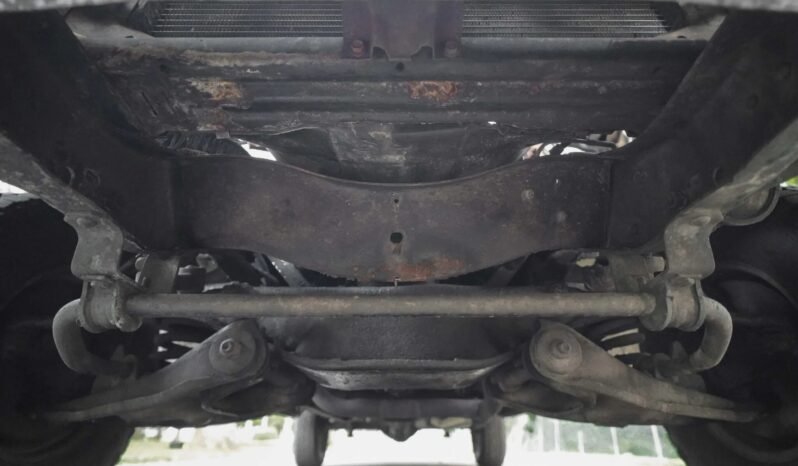 
								1976 GMC Suburban Sierra V8 full									