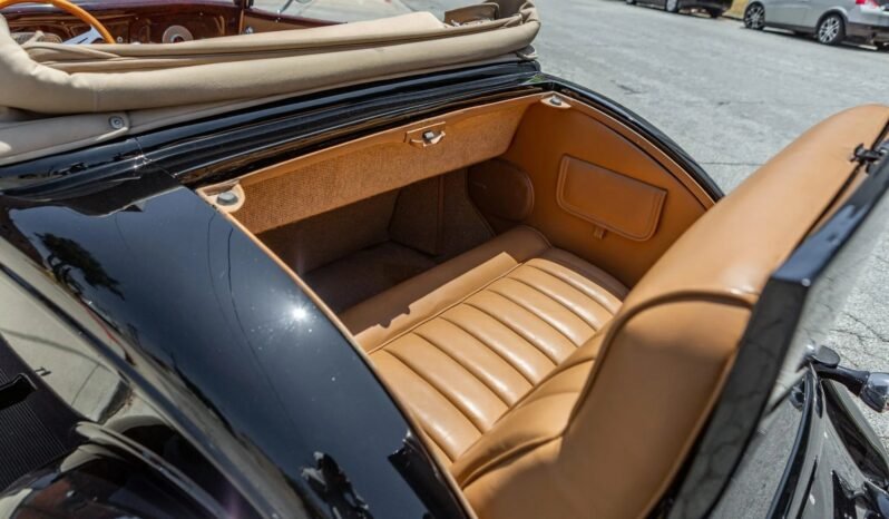 
								1933 Ford Cabriolet Hot Rod 305 V8 full									