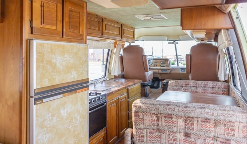 
								1977 GMC Jimmy Coachman Royale Motorhome V8 full									