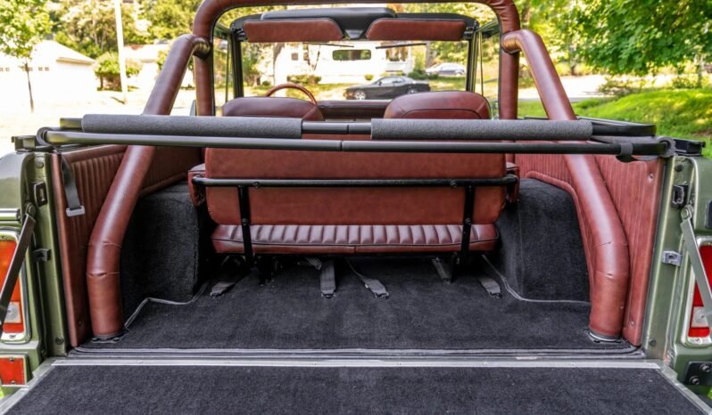 
								1972 Ford Bronco Green V8 full									