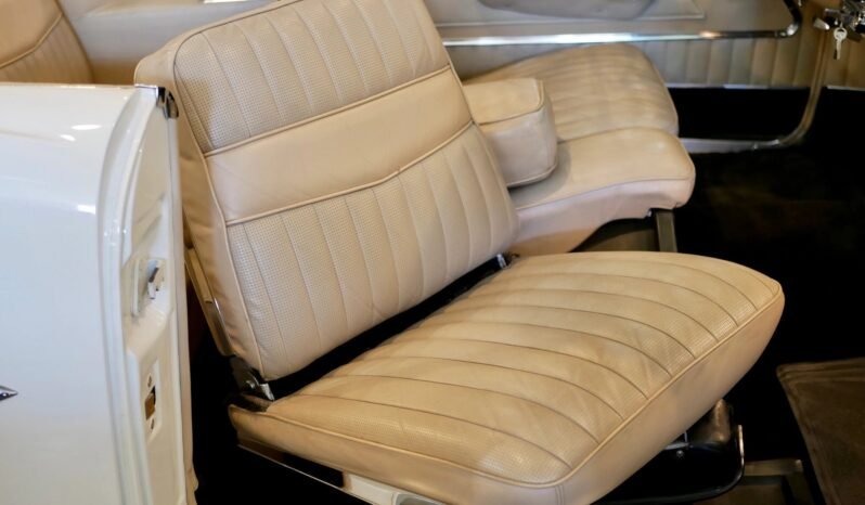 
								1959 Chrysler 300E V8 full									