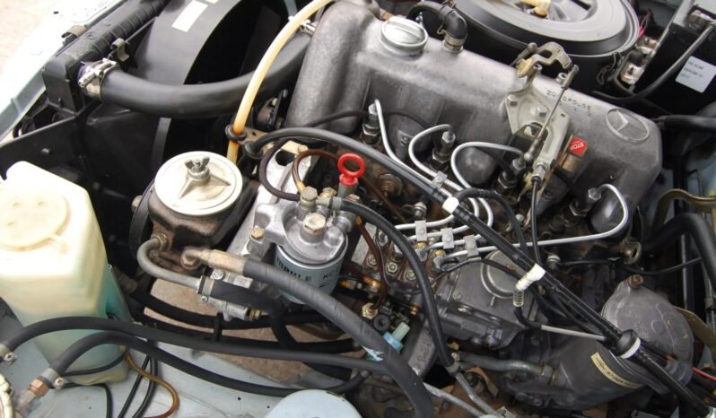 
								1979 Mercedes-Benz 240D 4-Speed full									