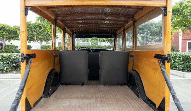 
								1934 Ford Woodie Wagon V8 full									
