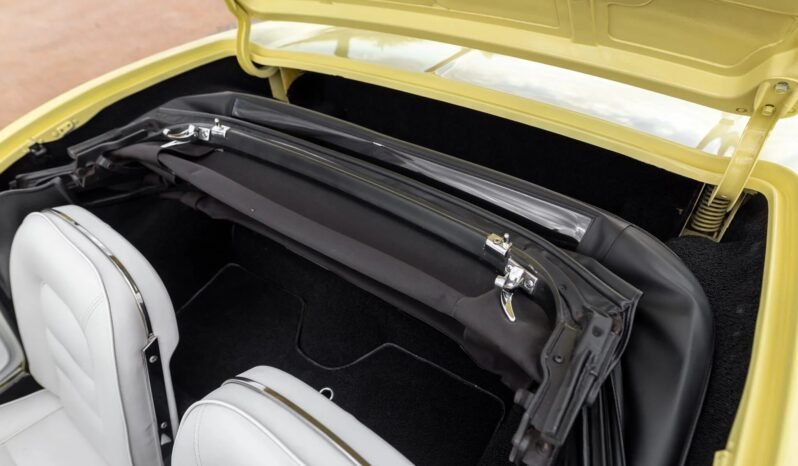 
								1965 Chevrolet Corvette C2 Convertible full									