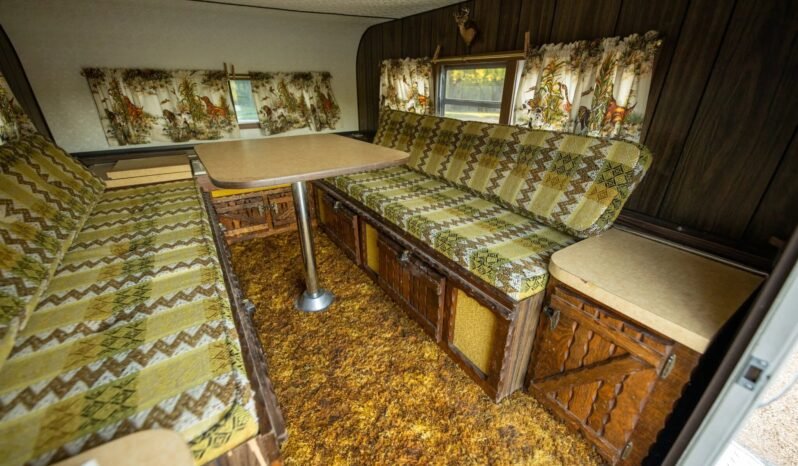 
								1977 GMC C1500 Sierra Classic Camper V8 full									