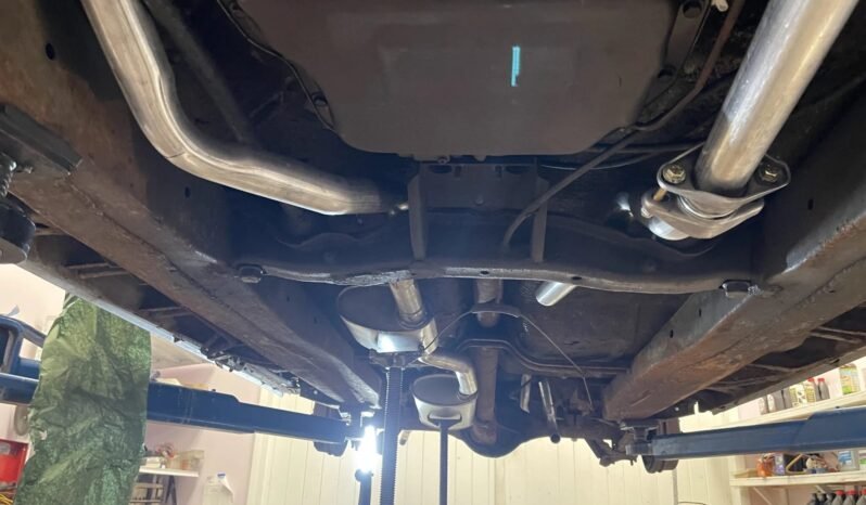 
								1964 Chrysler Imperial LeBaron Sedan full									