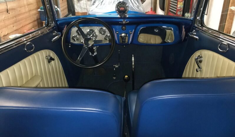 
								1933 Ford Tudor Hi-Boy Hot Rod full									