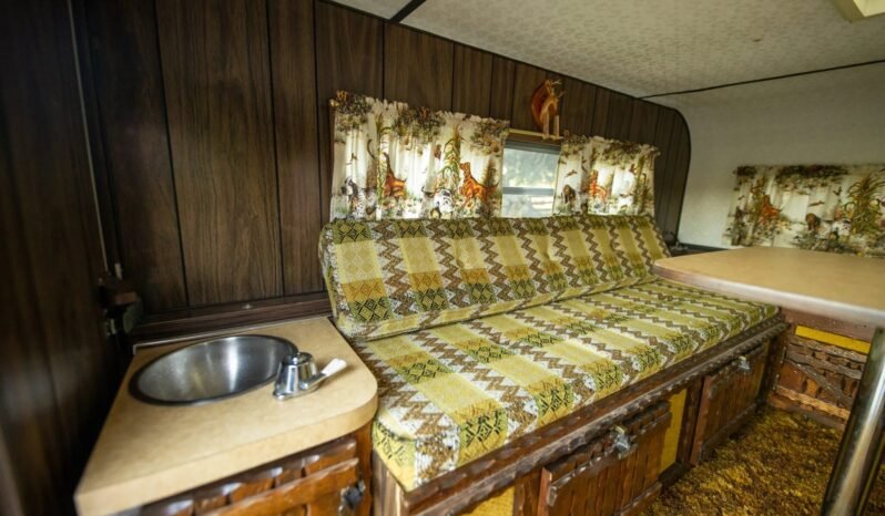 
								1977 GMC C1500 Sierra Classic Camper V8 full									