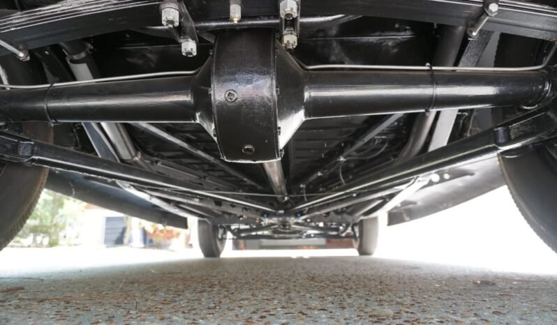 
								1936 Ford Roadster 221 V8 full									