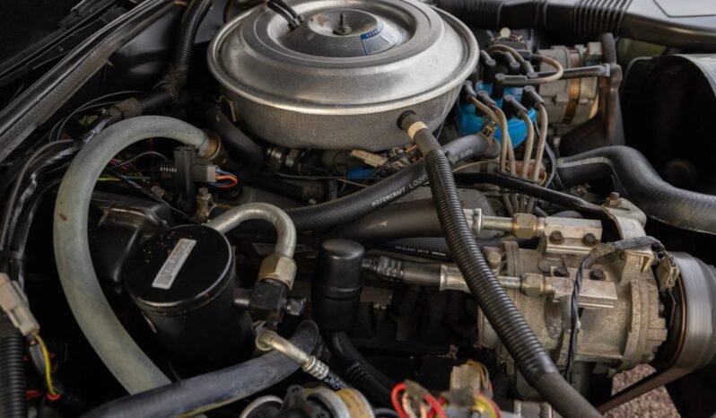 
								1982 Lincoln Continental Mark VI V8 full									