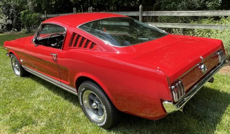 
								1965 Ford Mustang Fastback V8 4-Speed full									