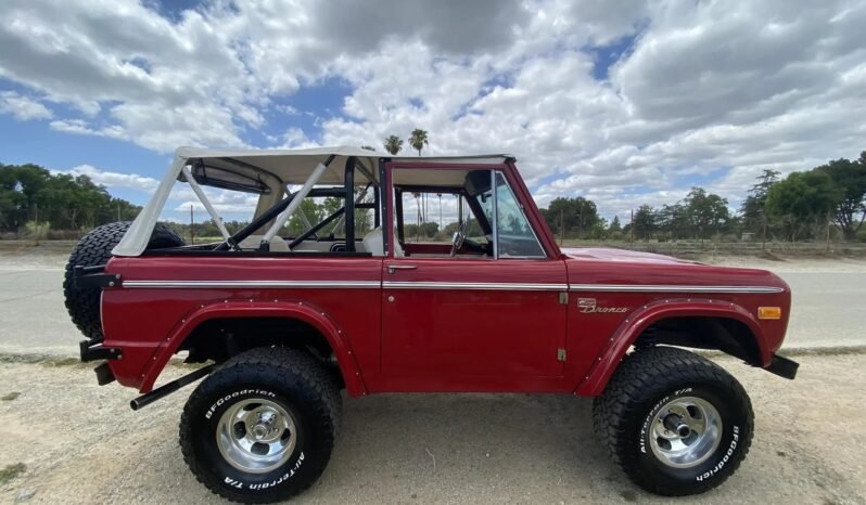 
								1972 Ford Bronco 4X4 Dark Red full									
