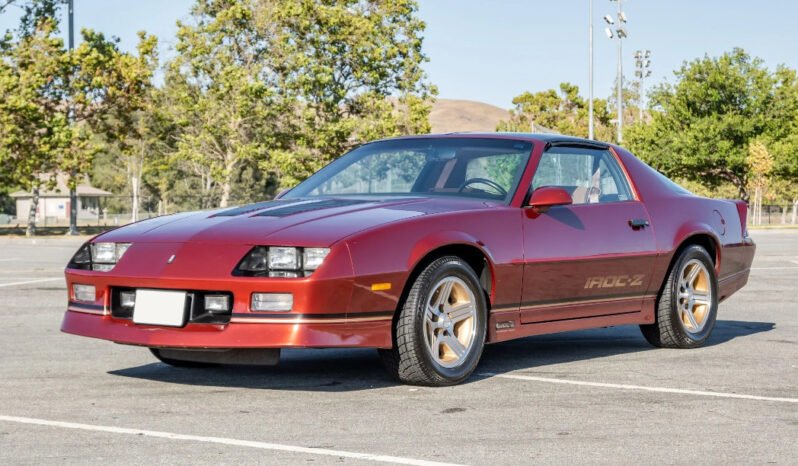 
								1989 Chevrolet Camaro Z28 IROC-Z full									