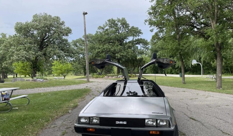 
								1982 DeLorean DMC-12 Brushed Stainless-Steel full									