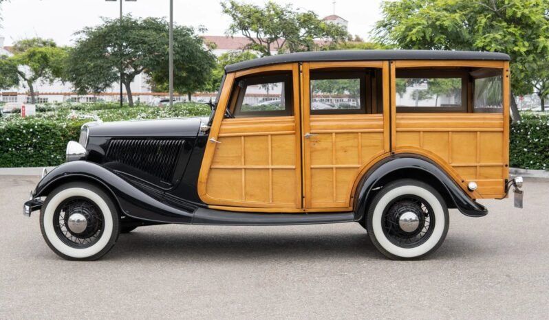 
								1934 Ford Woodie Wagon V8 full									
