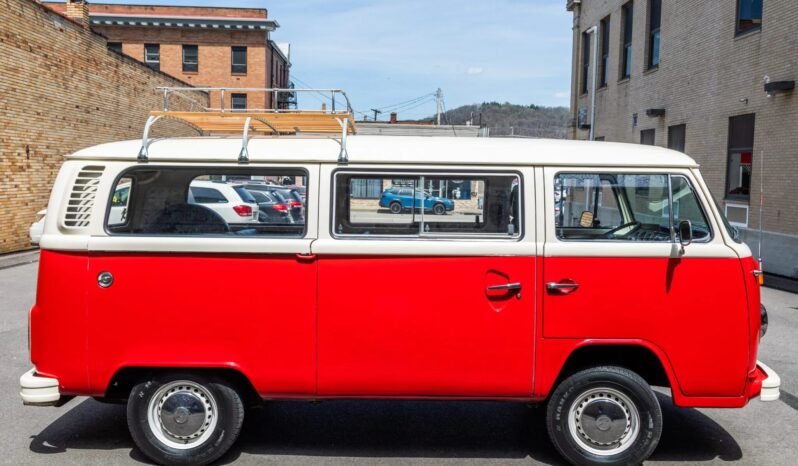 
								1979 Volkswagen Type 2 Bus full									
