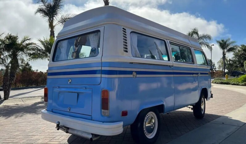 
								1974 Volkswagen Type 2 Camper Pop-Top full									