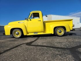 1953 Ford F-100 Pickup Truck