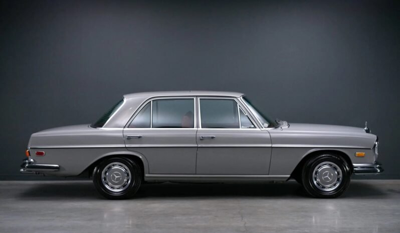 
								1972 Mercedes-Benz 280SE full									