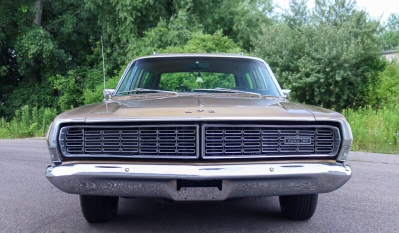 
								1968 Ford LTD Country Squire Wagon V8 full									