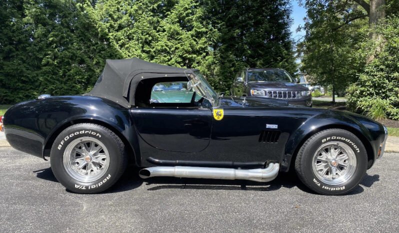 
								1965 Everett-Morrison Shelby Cobra V8 full									