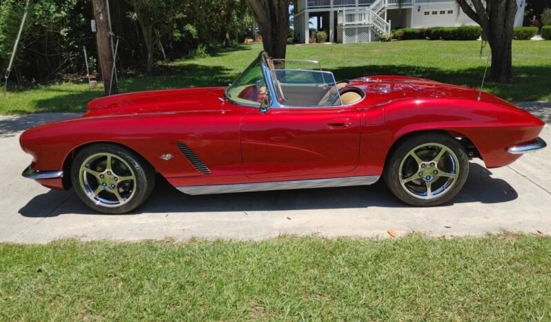 
								1961 Chevrolet Corvette LS2 V8 full									